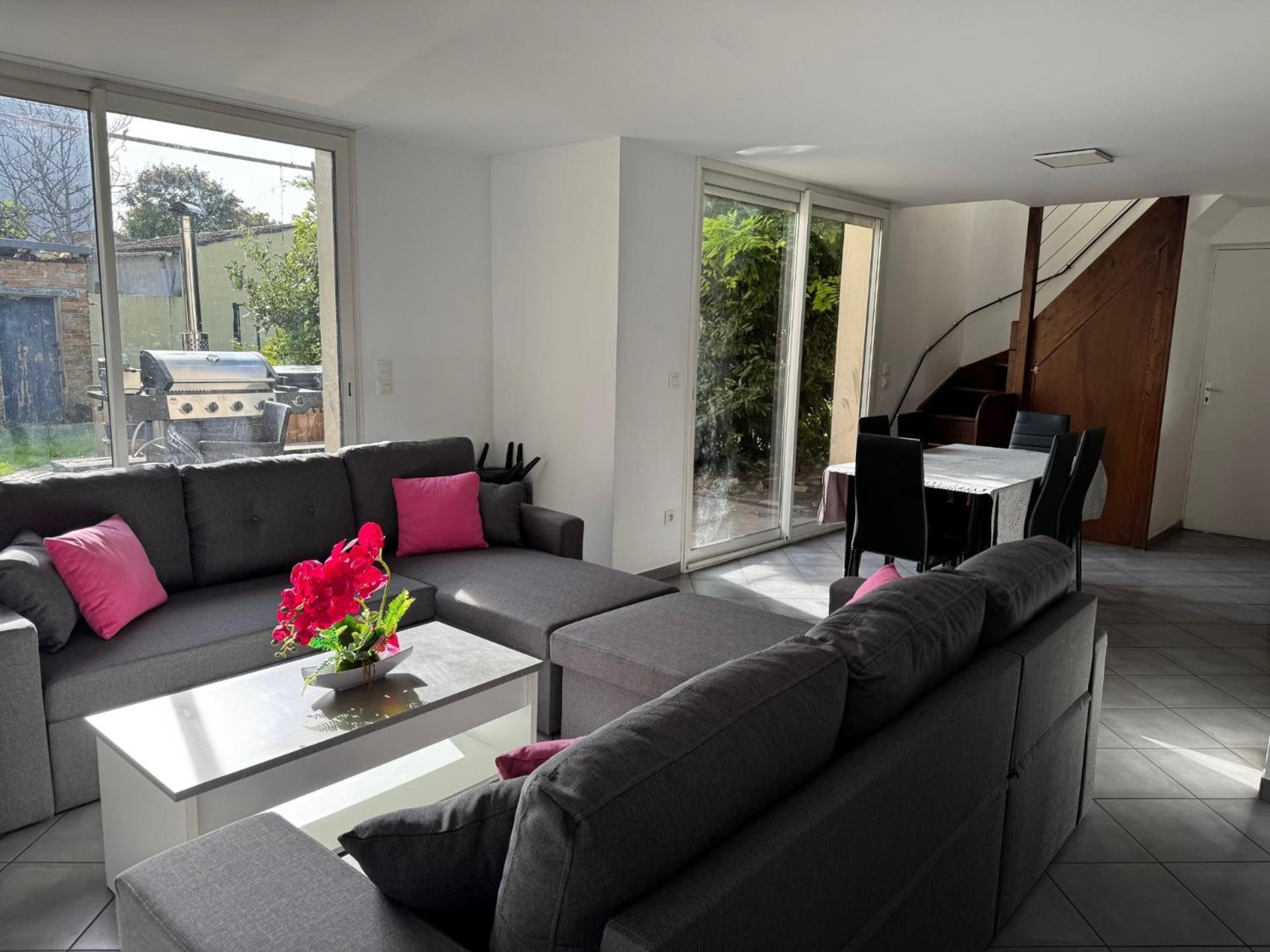 Bed To Rent - Maison Calme Avec Jacuzzi Sous Supplement บอร์โด ภายนอก รูปภาพ